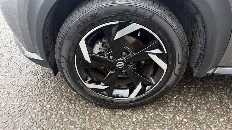 Nissan Juke 1.0 DiG-T 114 N-Connecta 5dr Petrol Hatchback